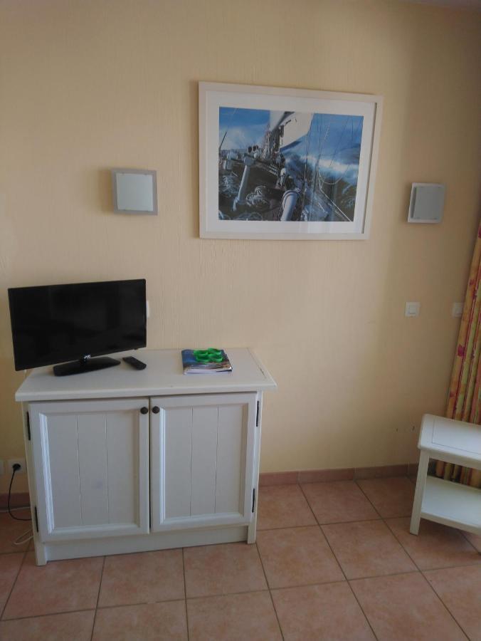 Coudouliere Vue Mer Et Port Six-Fours-les-Plages Exterior photo