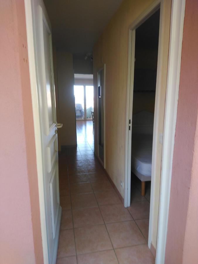 Coudouliere Vue Mer Et Port Six-Fours-les-Plages Exterior photo