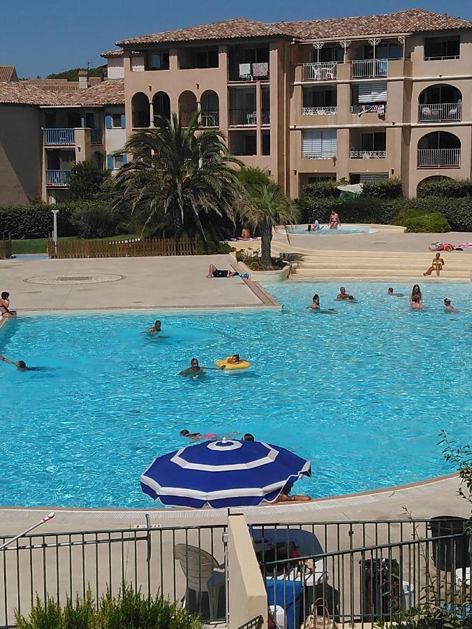 Coudouliere Vue Mer Et Port Six-Fours-les-Plages Exterior photo