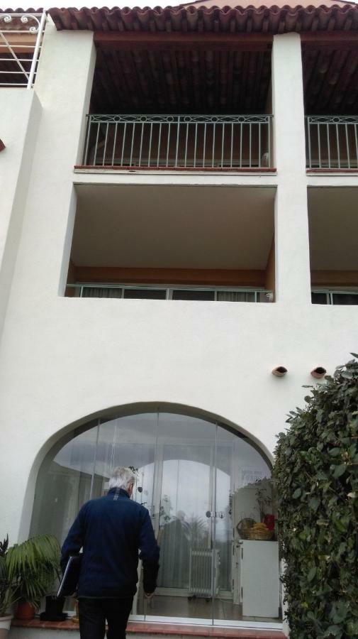 Coudouliere Vue Mer Et Port Six-Fours-les-Plages Exterior photo